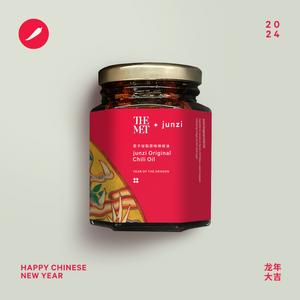 
                  
                    Load image into Gallery viewer, Year of The Dragon Chili Oil Gift Box
                  
                