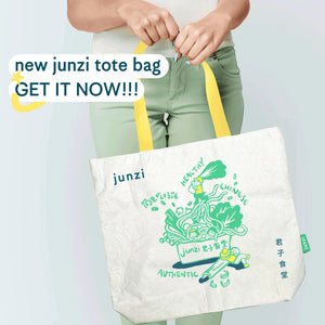 
                  
                    Load image into Gallery viewer, The Carry-all Junzi Tote
                  
                